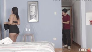 The best (GinezFlowers) Beautiful scorned woman decides to take in the best way, fucking rough with her cheating husband&#'s b